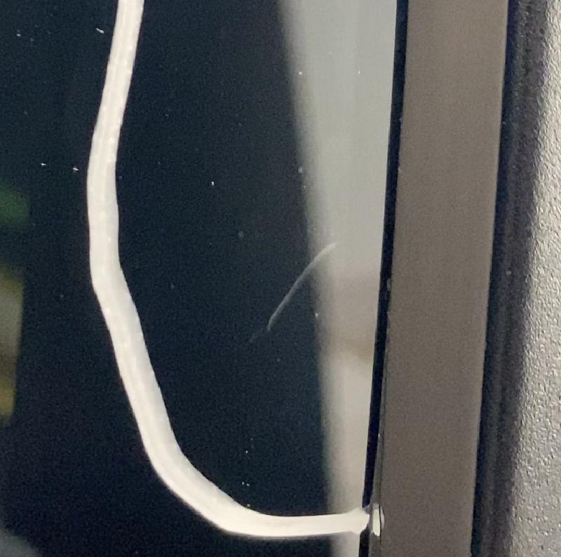 Knick in Tönungsfolie — irreparabler Schaden, die Folie ist verloren